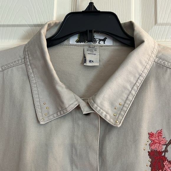 Shipshe-2X-tan-button down, lighter weight, long sleeve, Embroidered fall jacket - Picture 5 of 15